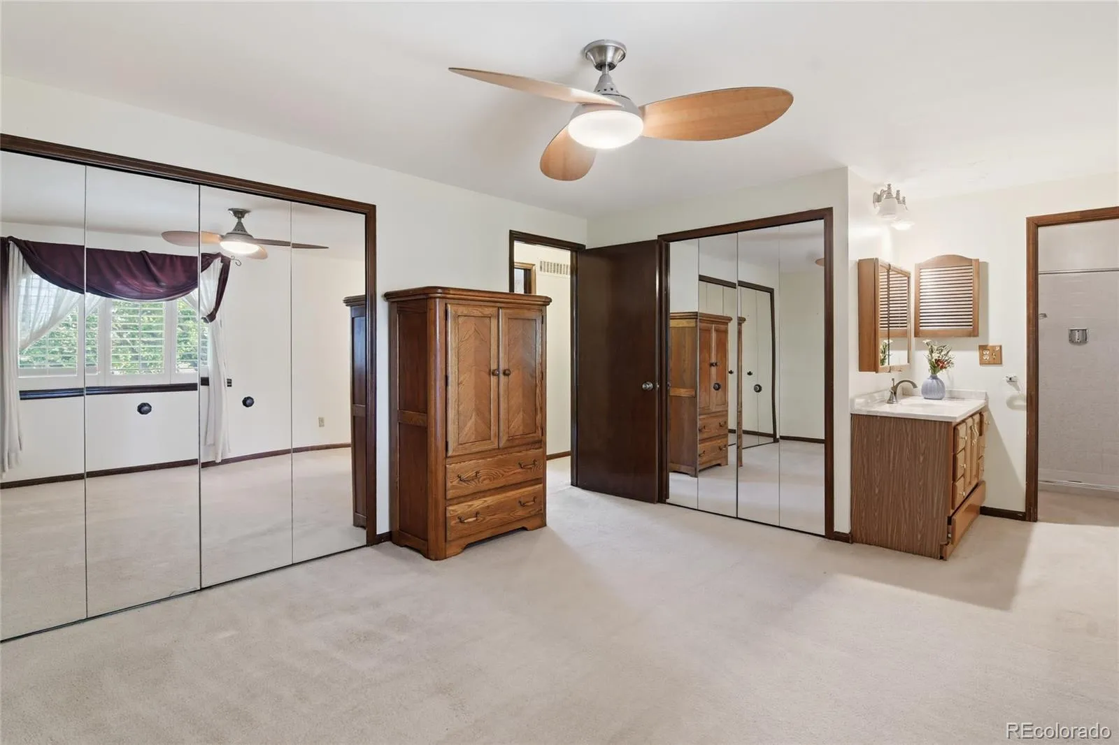 6043 S Glencoe Way Centennial CO 80121 MLS #REC8494161 05202026223330 1600 30