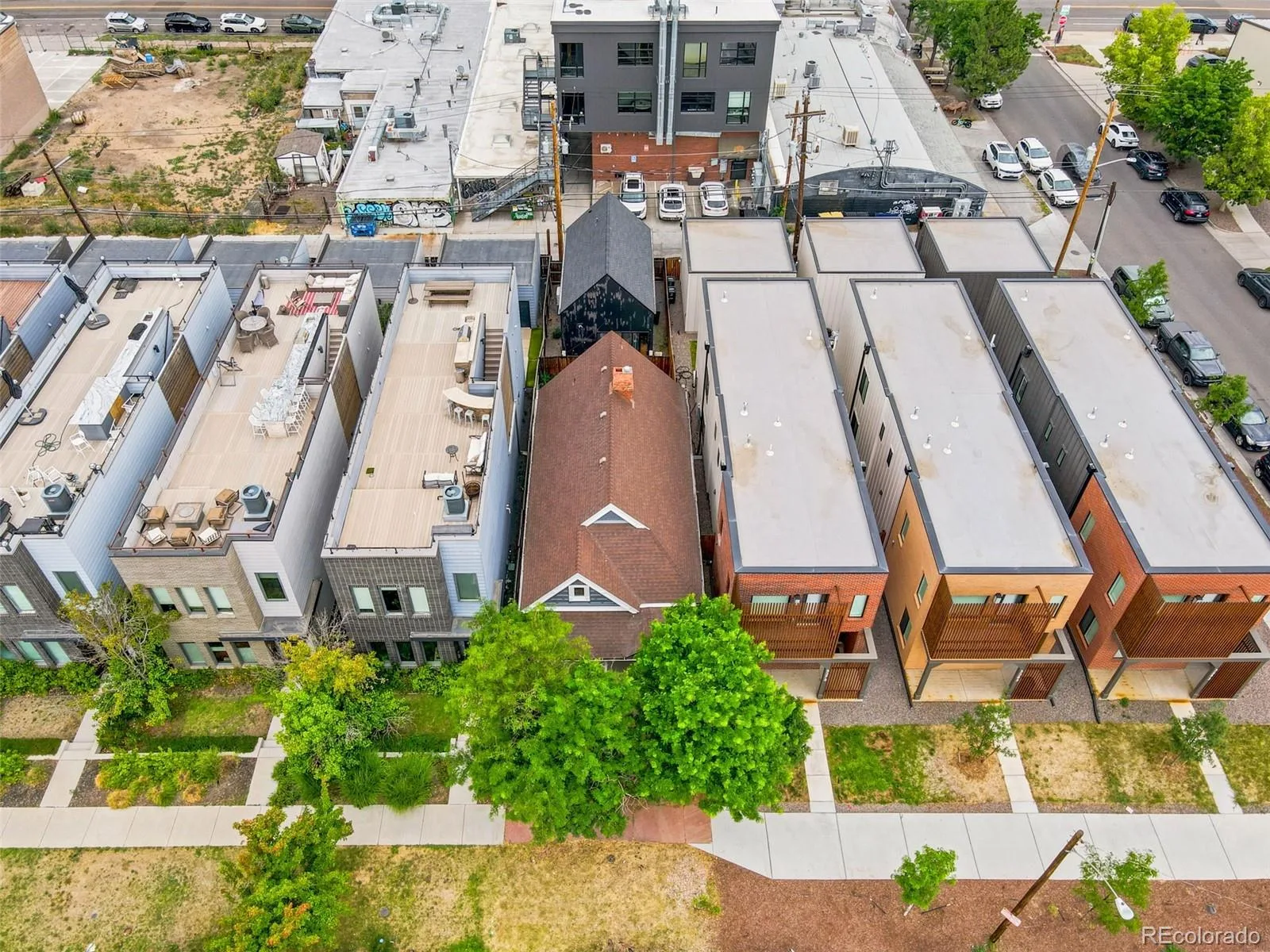 3251 Lawrence Street Denver CO 80205 MLS #REC8497051 07102026154639 1600 28