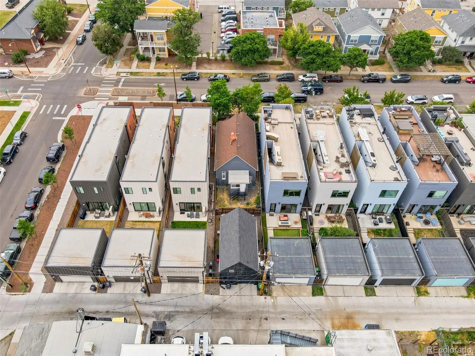 3251 Lawrence Street Denver CO 80205 MLS #REC8497051 07102026154639 1600 29