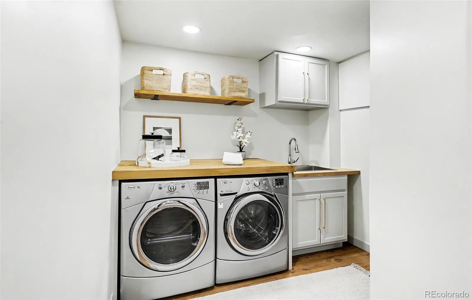 2541 S Yarrow Street Lakewood CO 80227 MLS #REC8499125 05062026194755 1600 22