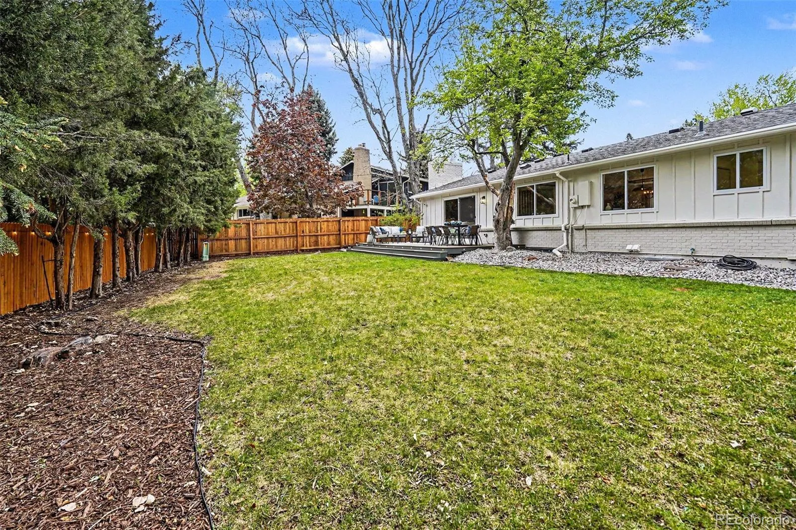 2541 S Yarrow Street Lakewood CO 80227 MLS #REC8499125 05062026194755 1600 24