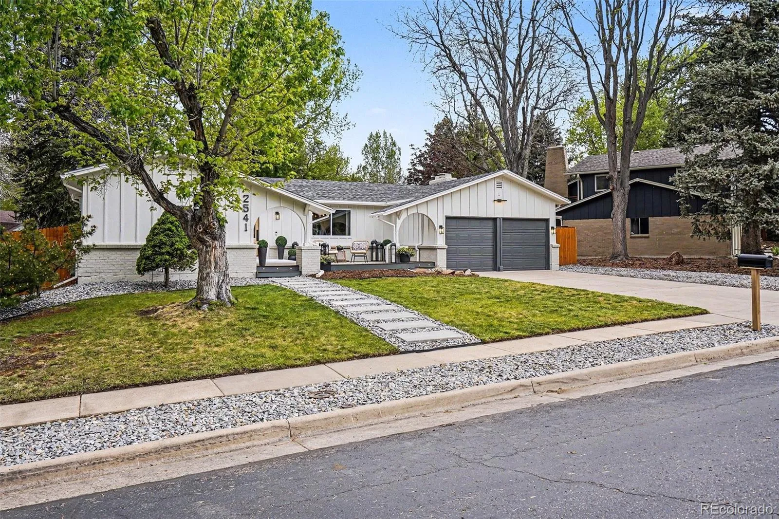 2541 S Yarrow Street Lakewood CO 80227 MLS #REC8499125 05062026194755 1600 25