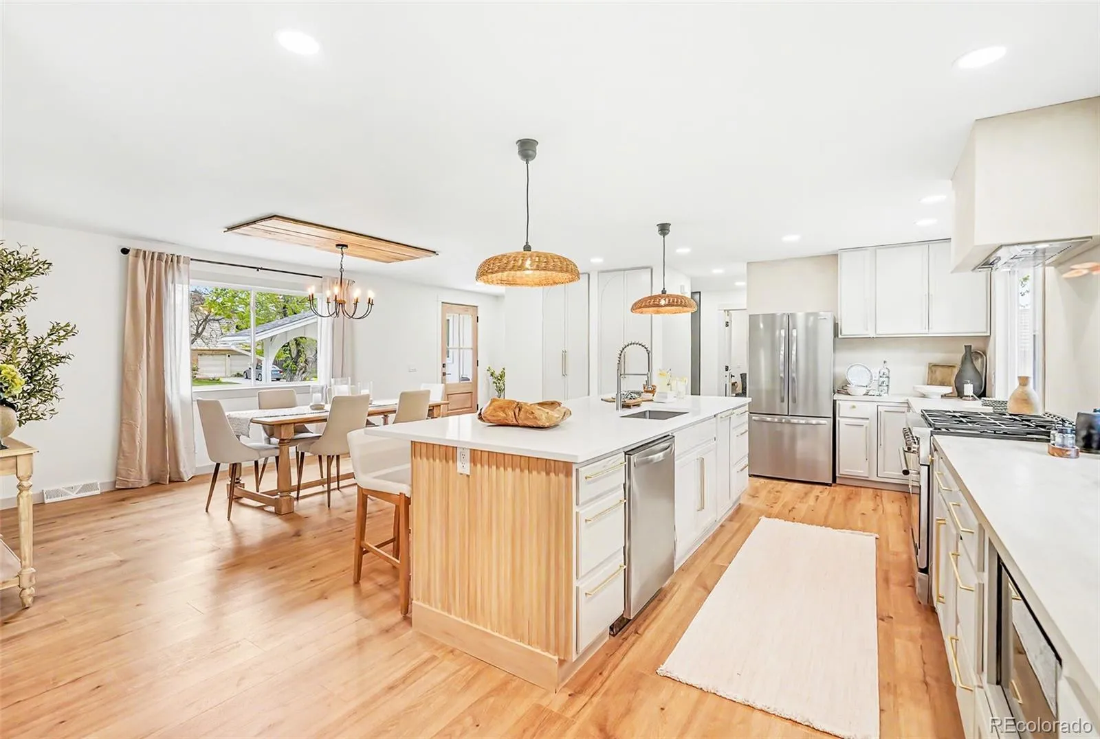 2541 S Yarrow Street Lakewood CO 80227 MLS #REC8499125 05062026194755 1600 8