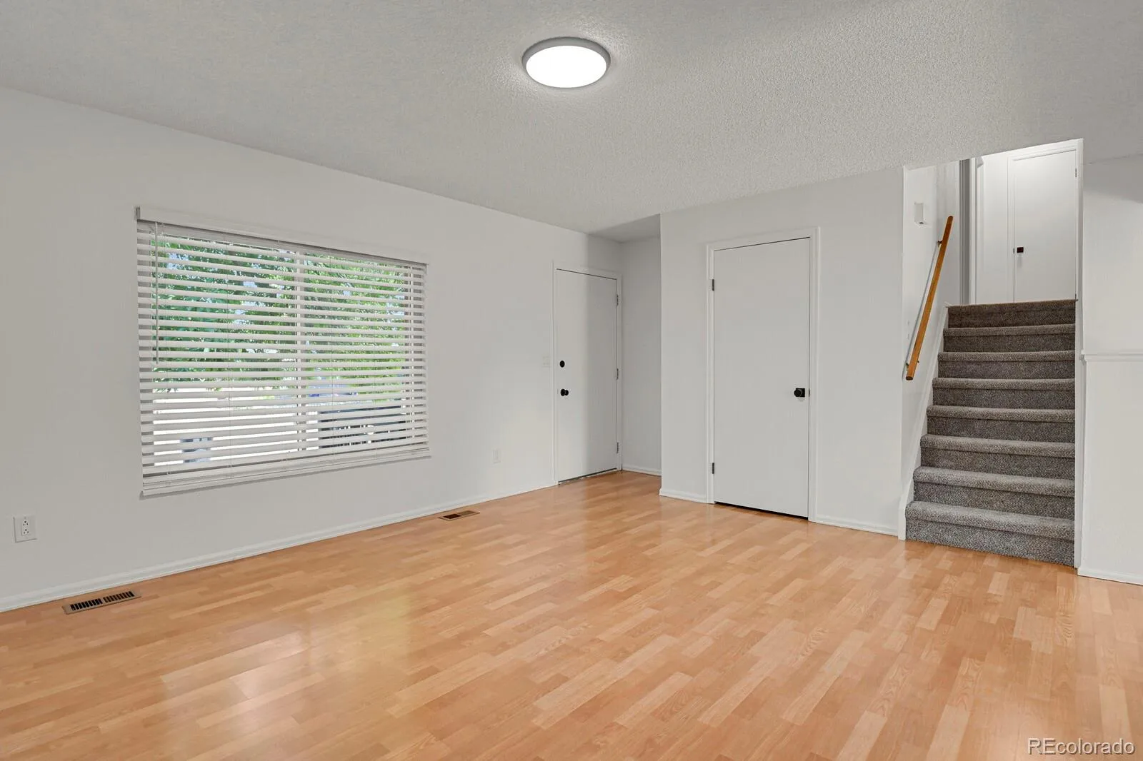 8962 W Temple Place Denver CO 80123 | MLS #REC8500794 08302026010352 1600 4