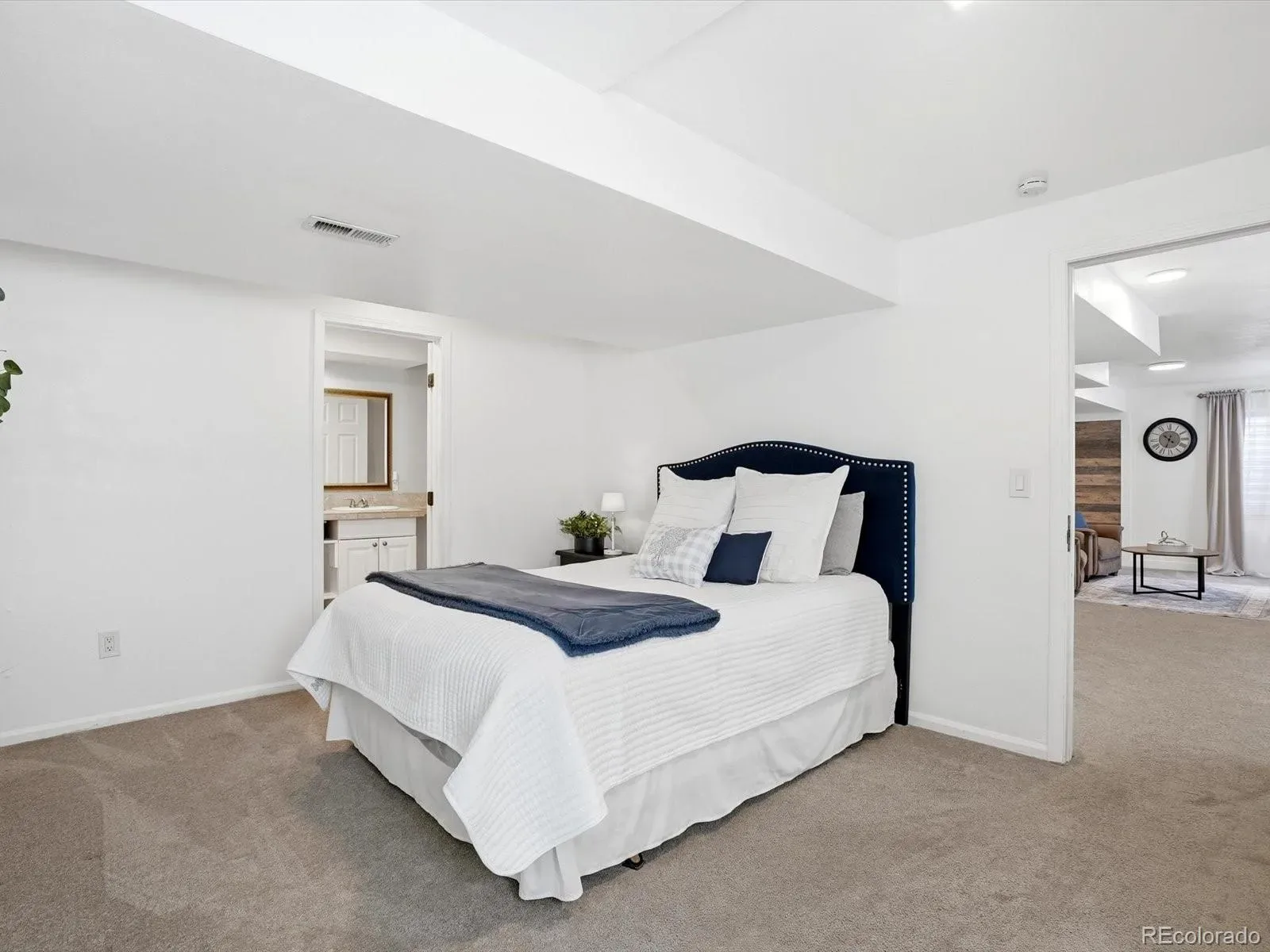 03112026221446 1600 40