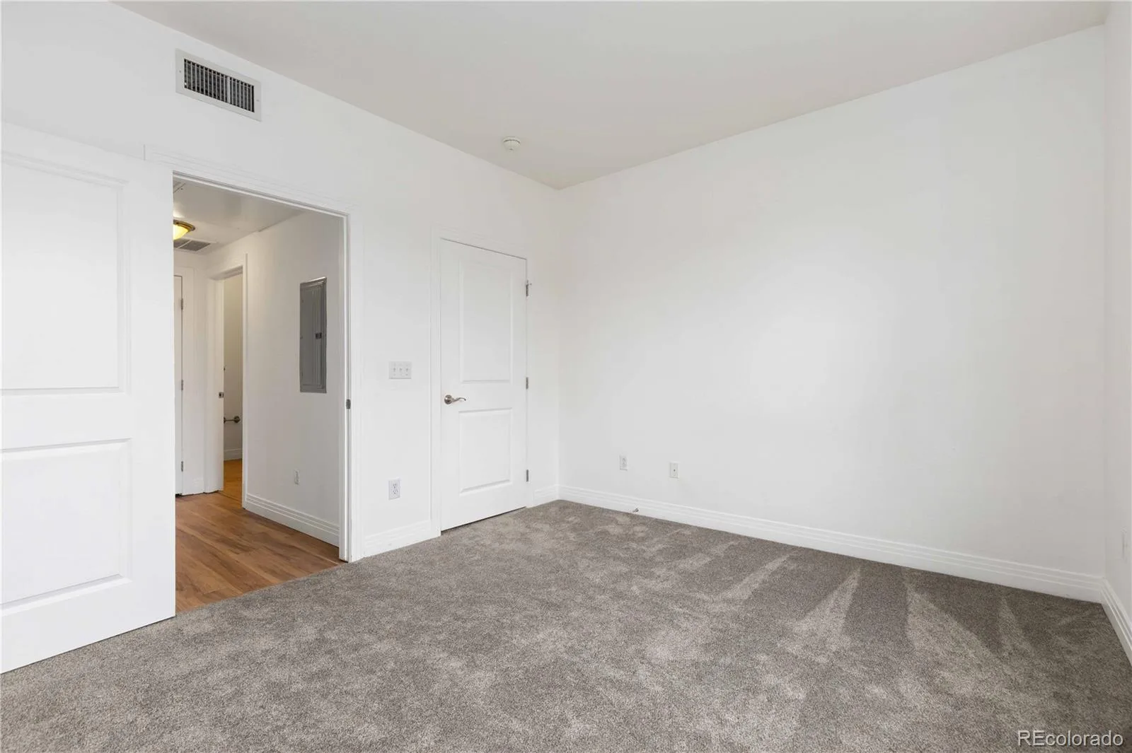 9059 E Panorama Circle #B211 Englewood CO 80112 | MLS #REC8508781 06092026192500 1600 11