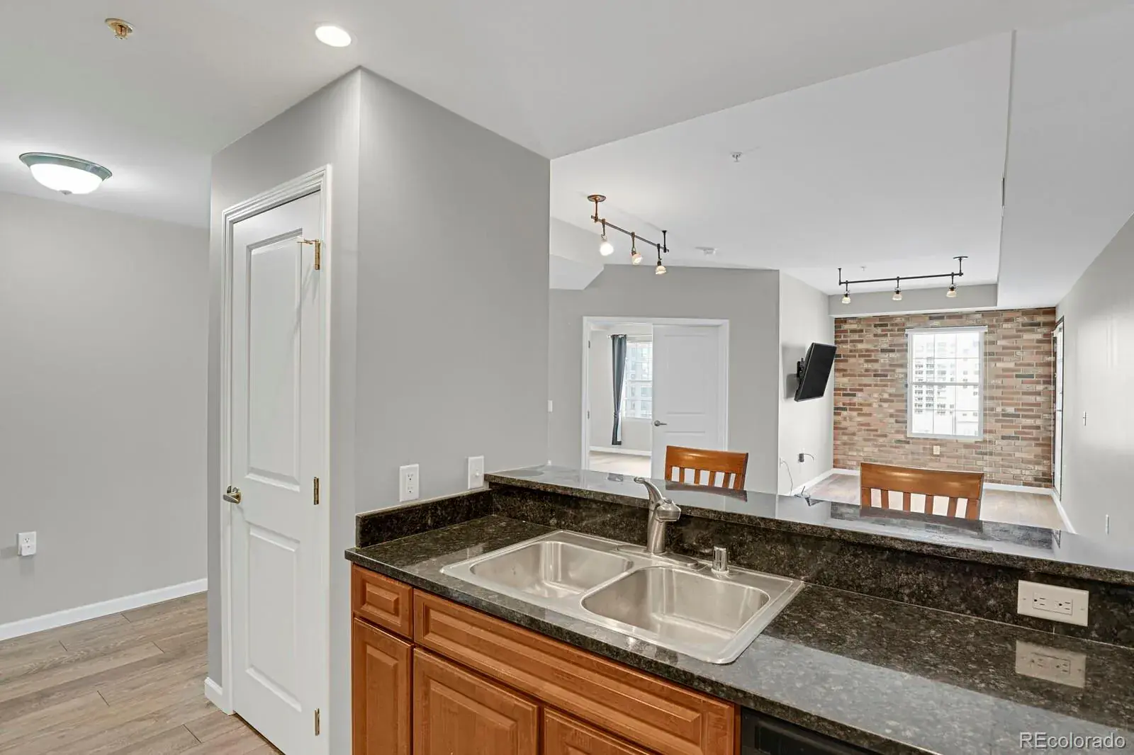 925 N Lincoln Street #8G Denver CO 80203 MLS #REC8510429 02282026000652 1600 12