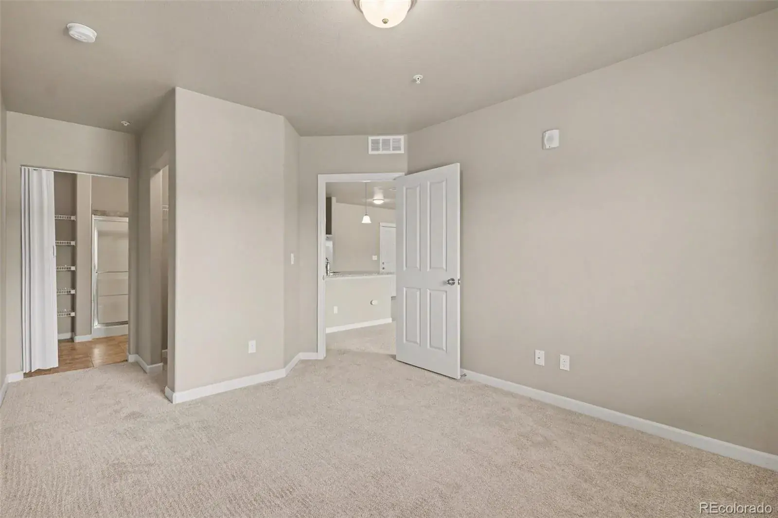 9258 Rockhurst Street #102 Highlands Ranch CO 80129 | MLS #REC8510636 02202026020822 1600 20