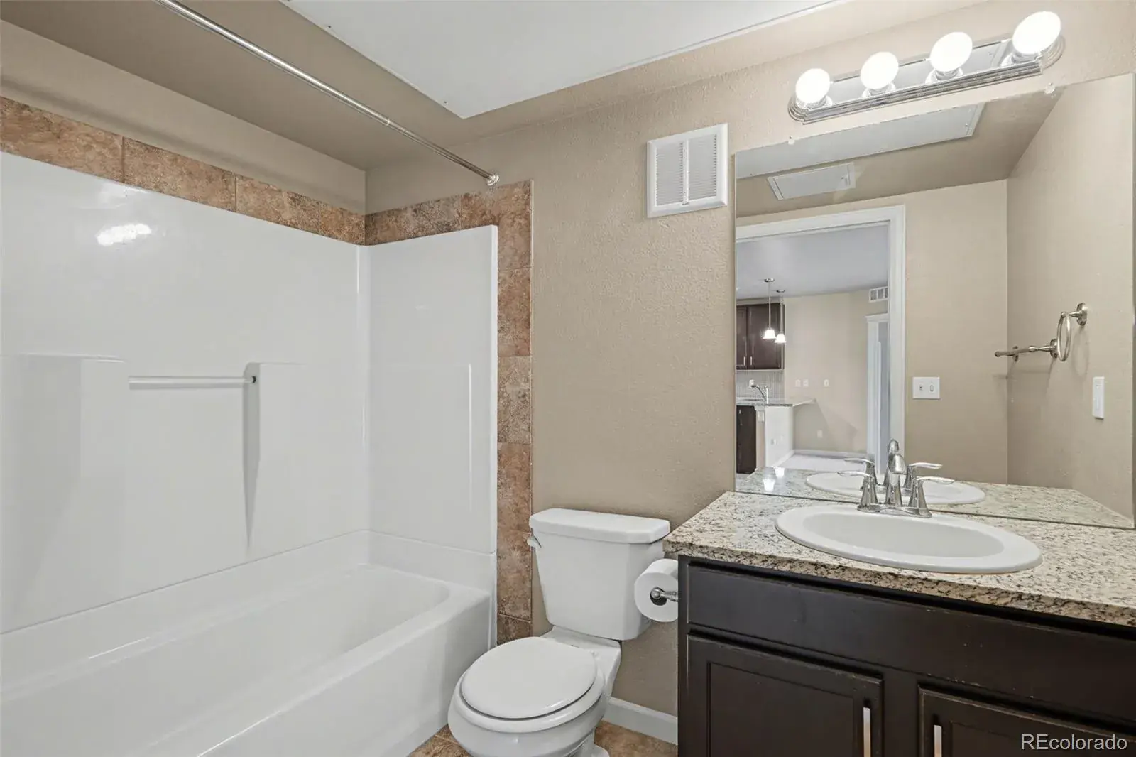 9258 Rockhurst Street #102 Highlands Ranch CO 80129 | MLS #REC8510636 02202026020822 1600 22