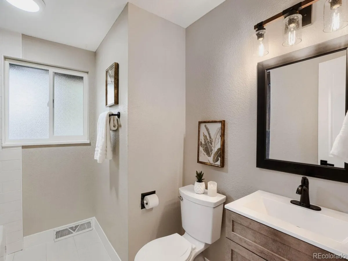6605 E Louisiana Avenue Denver CO 80224 MLS #REC8514160 04302026190824 1200 16