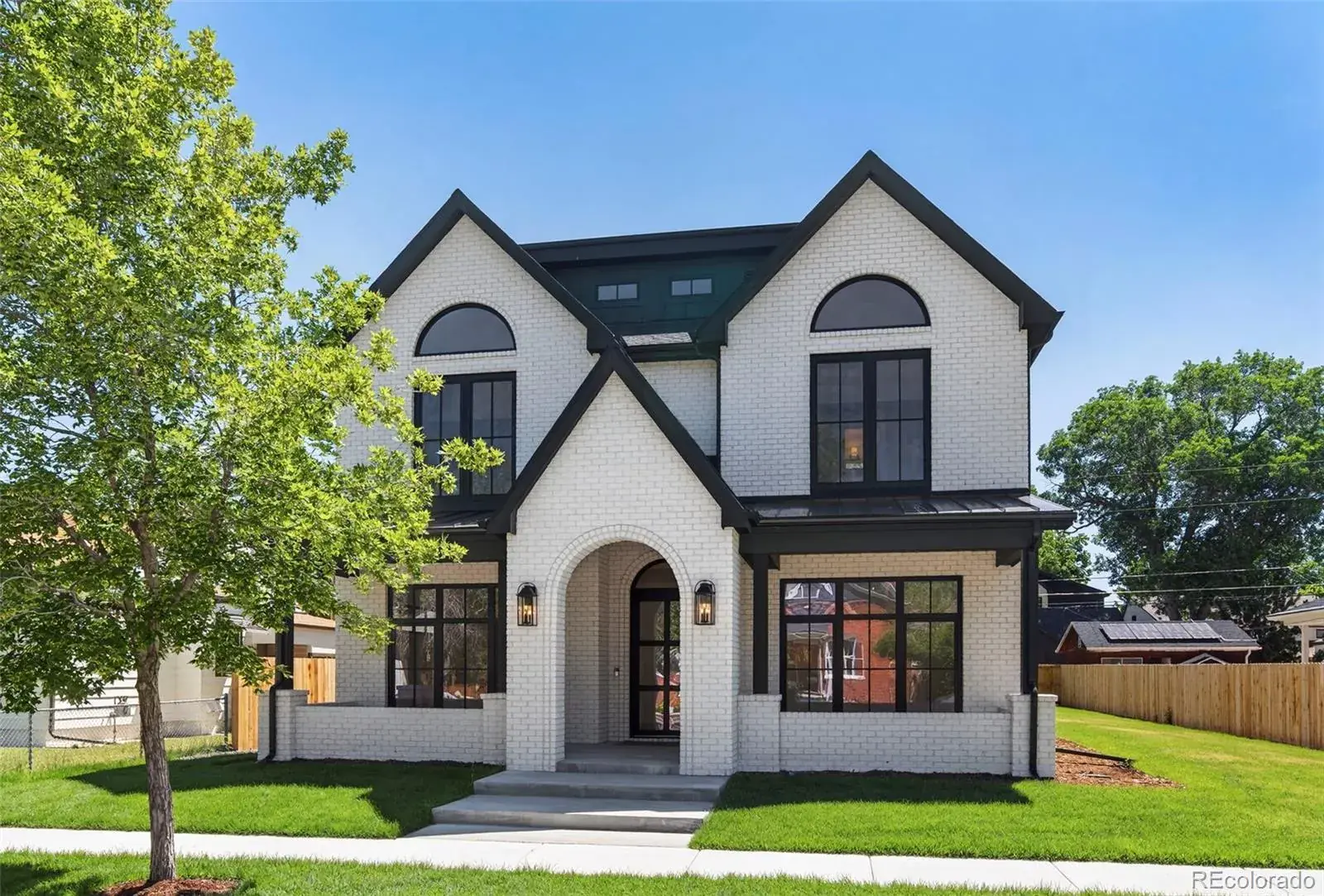 11052025204245 1600 0