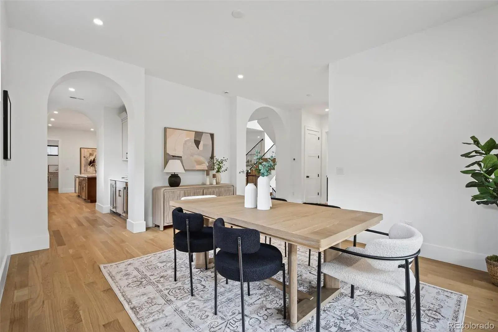 11052025204245 1600 16