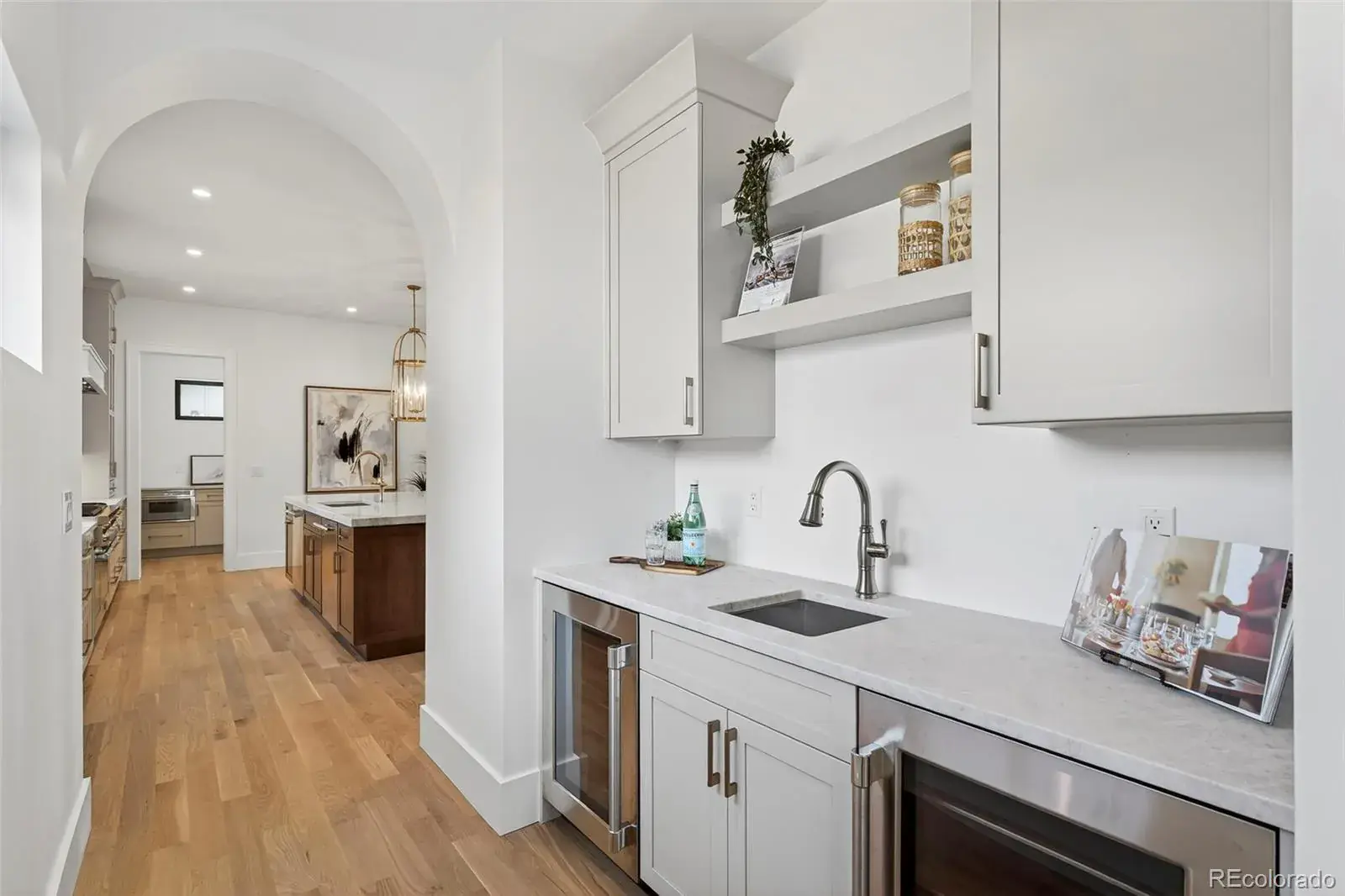 11052025204245 1600 17