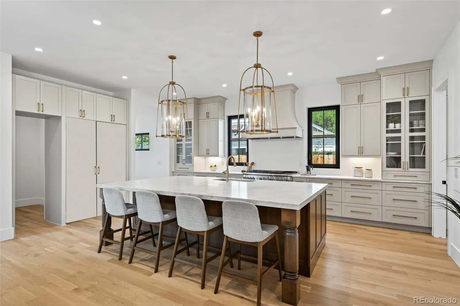 11052025204245 1600 19