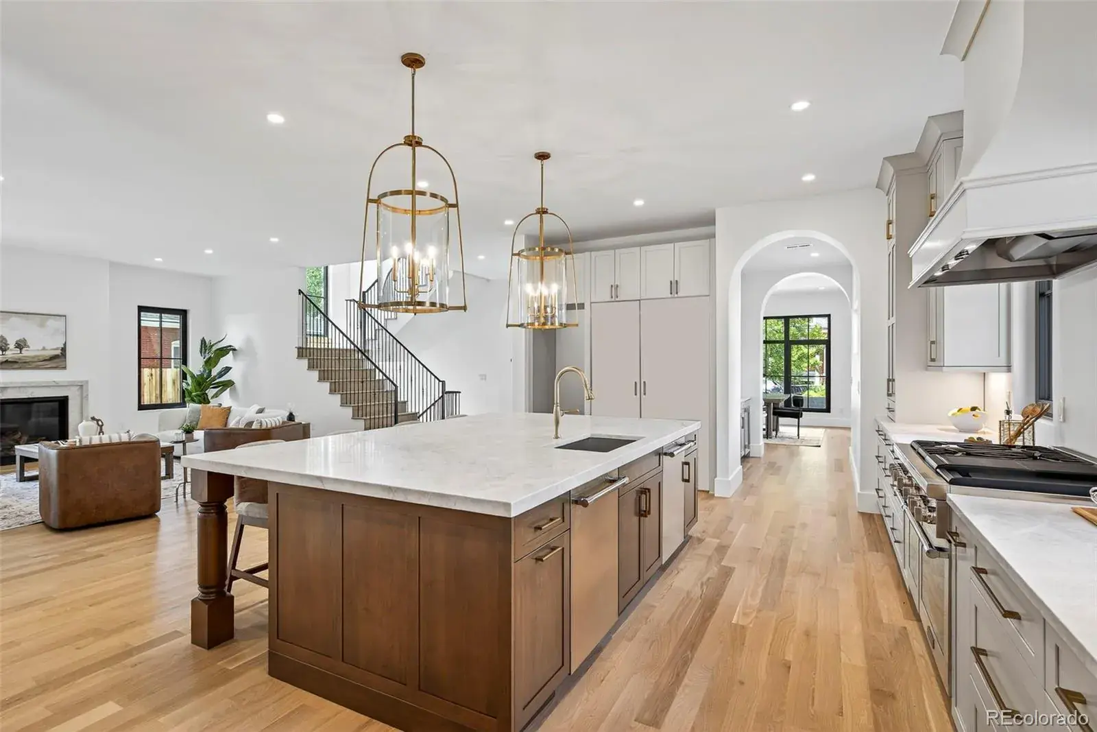 11052025204245 1600 21