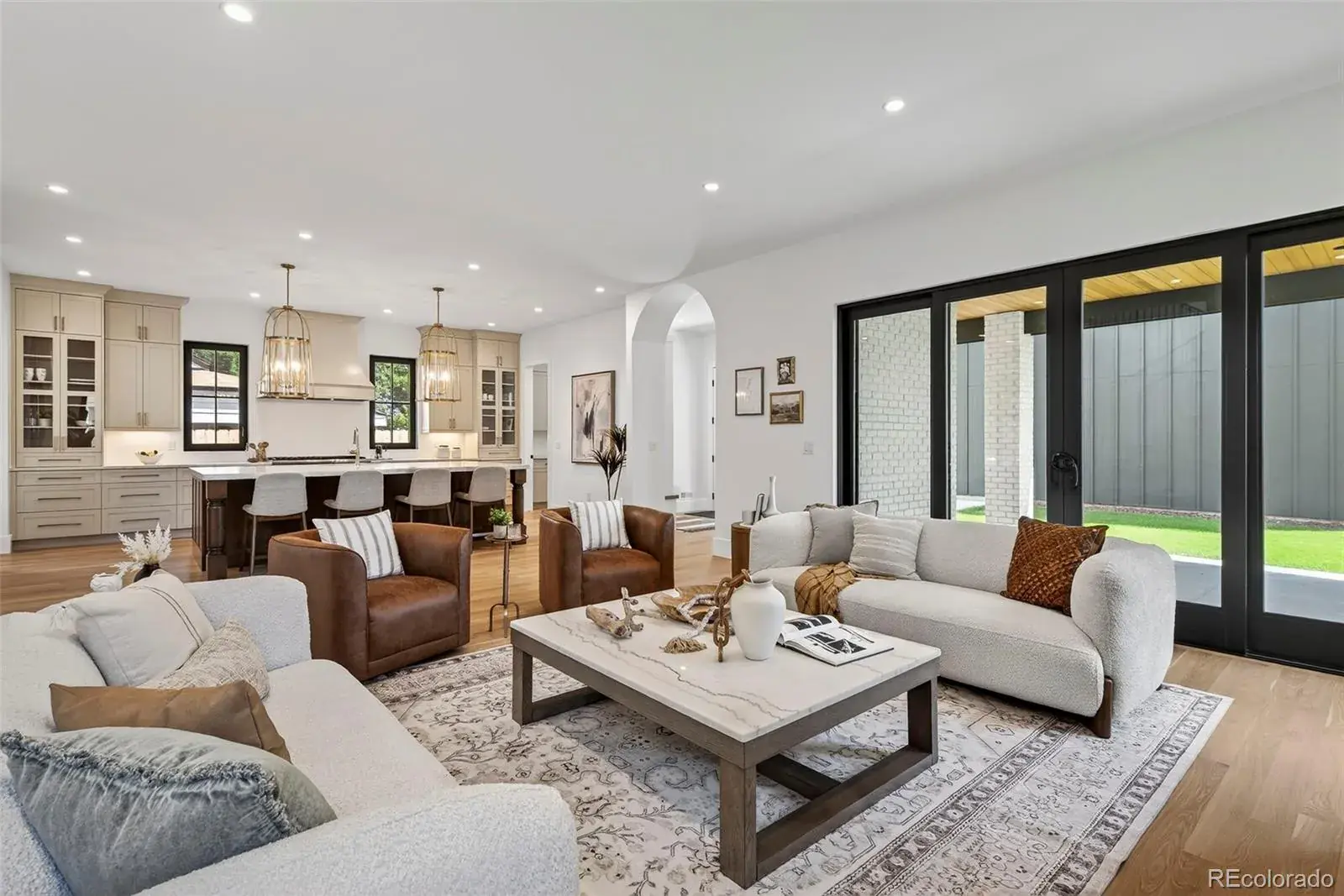 11052025204245 1600 24