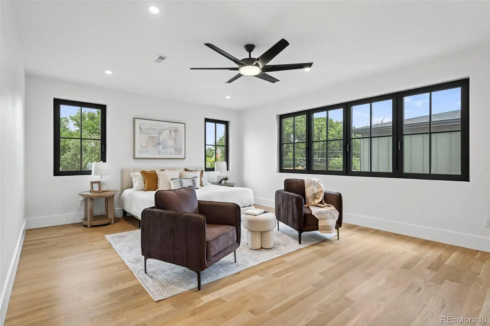 11052025204245 1600 30