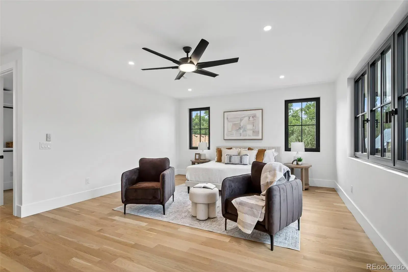 11052025204245 1600 31