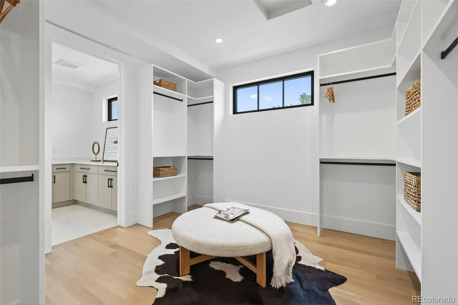 11052025204245 1600 37