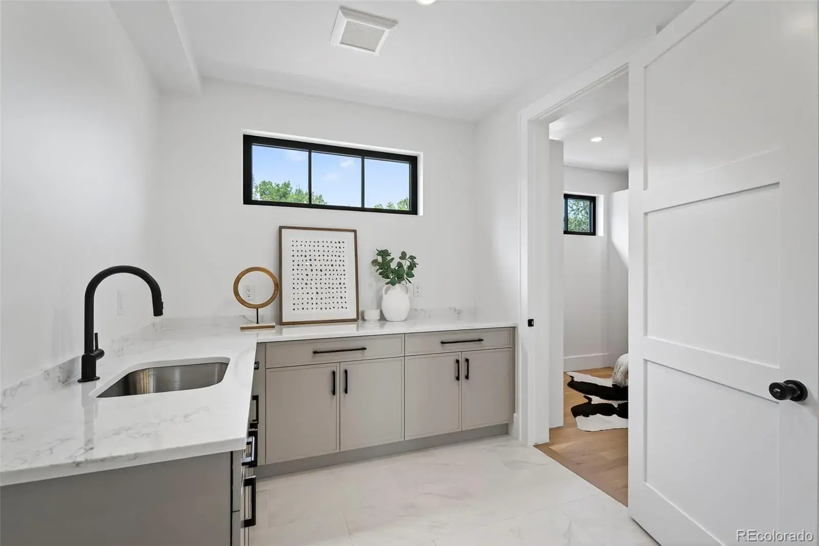 11052025204245 1600 38