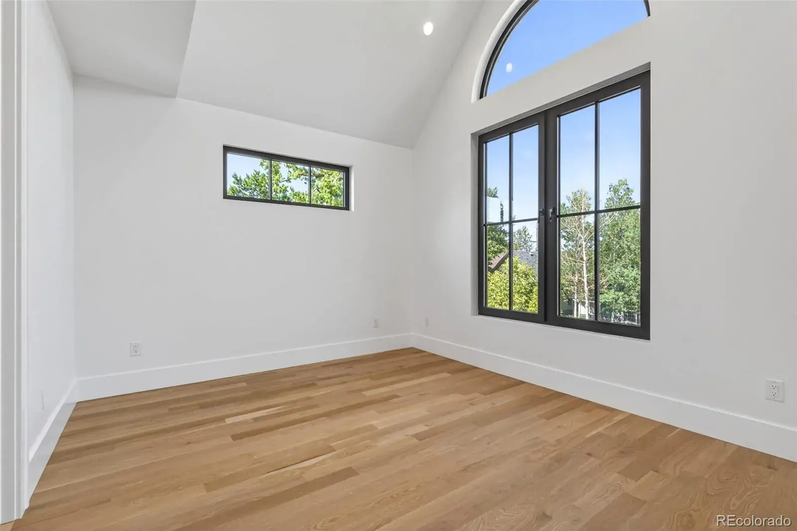 11052025204245 1600 42