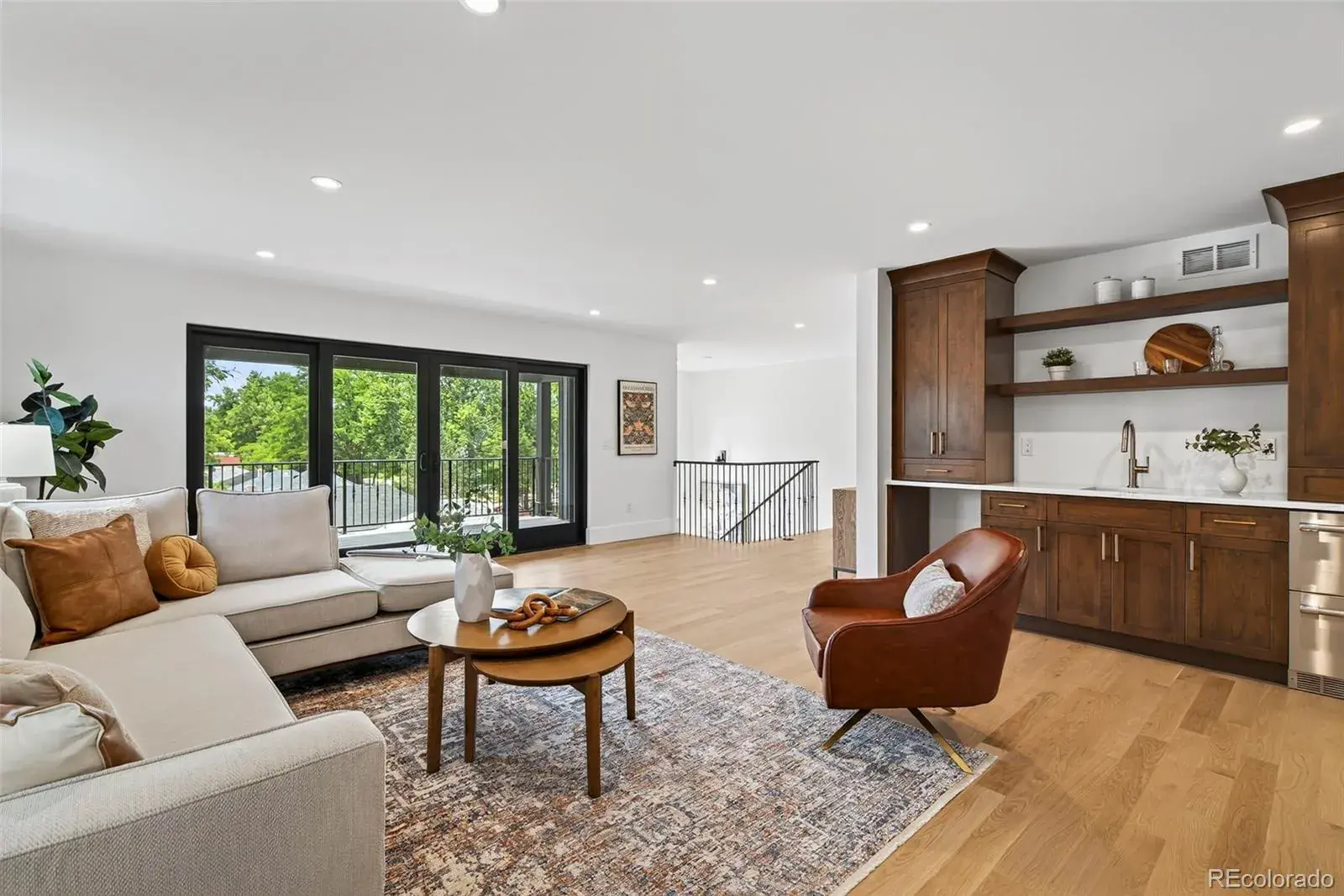 11052025204245 1600 43