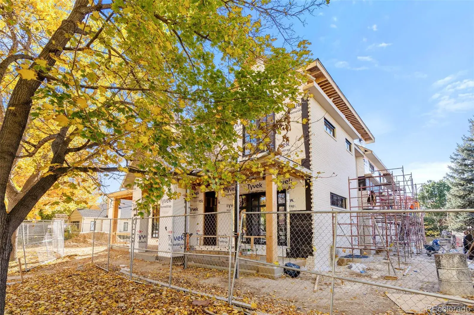 11052025204245 1600 6