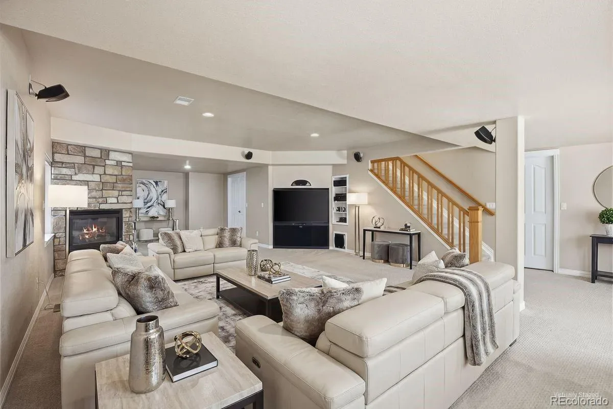 906 Greenridge Lane Castle Pines CO 80108 MLS #REC8515552 03112026185645 1200 29