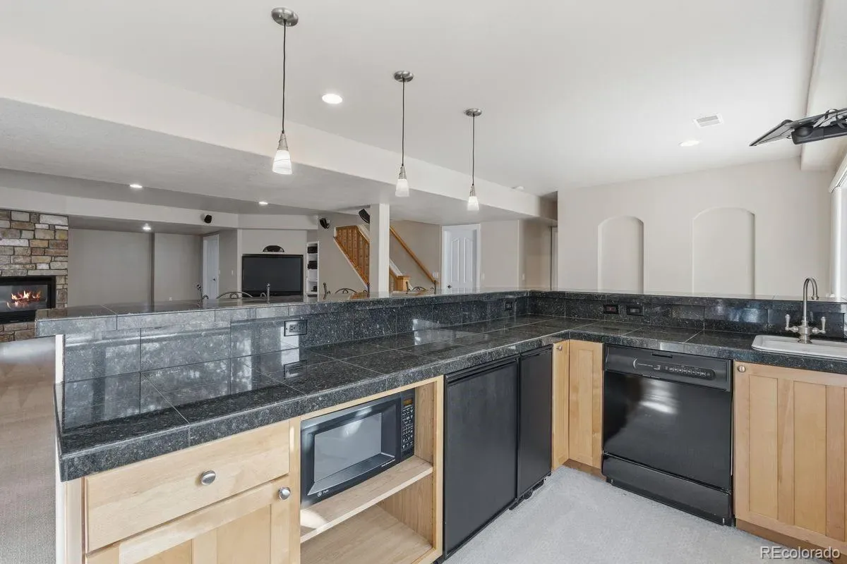 906 Greenridge Lane Castle Pines CO 80108 MLS #REC8515552 03112026185645 1200 31