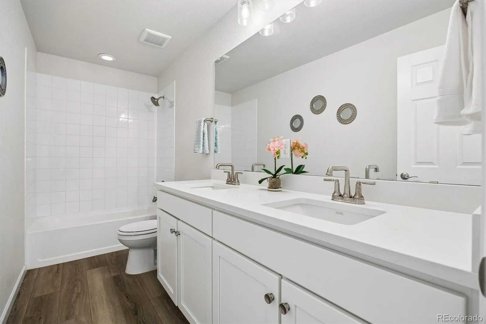 3888 Grand Baker Street Aurora CO 80019 | MLS #REC8517853 08142026005145 1600 19