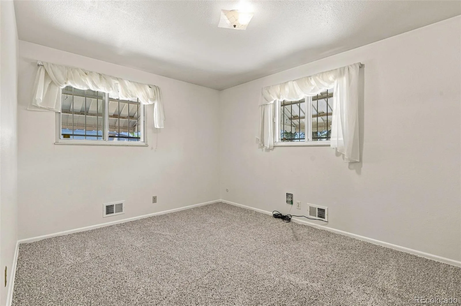 5020 Troy Street Denver CO 80239 | MLS #REC8520864 08282026144643 1600 28