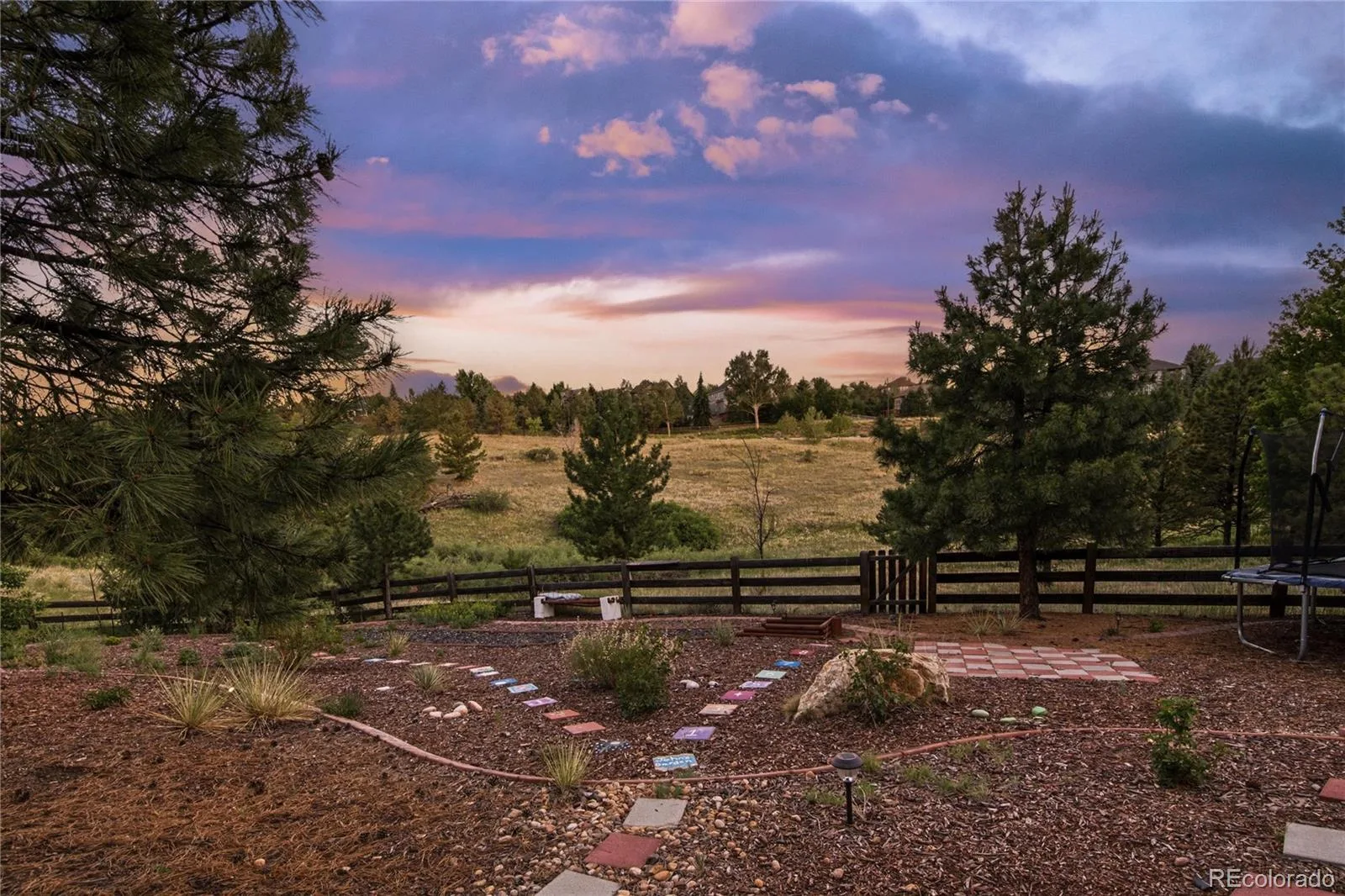 25042 E Davies Drive Aurora CO 80016 MLS #REC8521427 06182026160230 1600 37