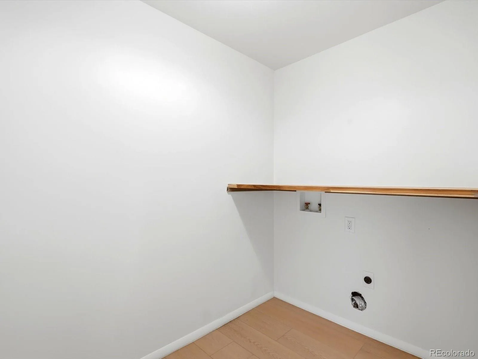 4000 S Spruce Street Denver CO 80237 | MLS #REC8522734 08262026021720 1600 24