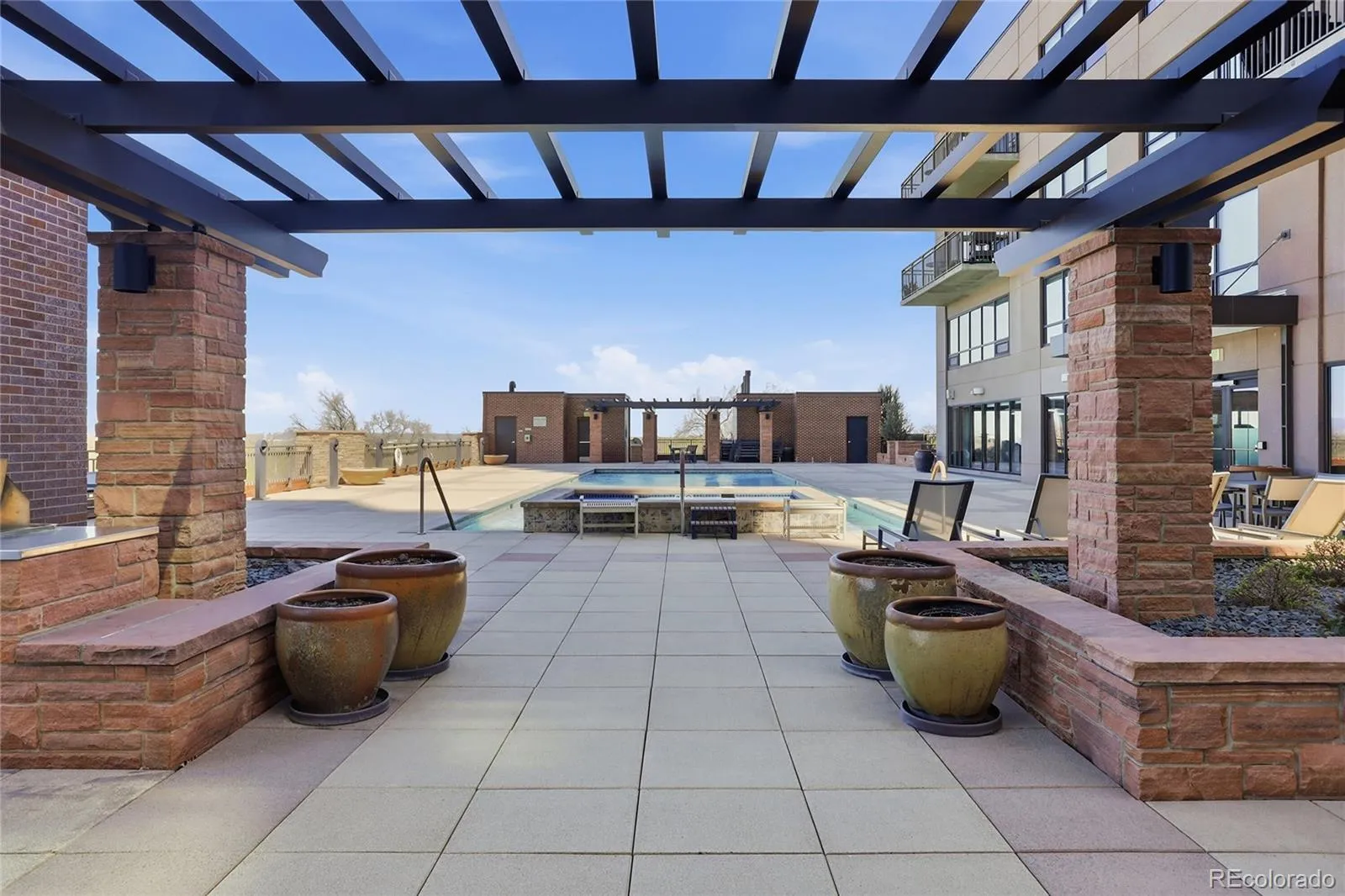 04182026174836 1600 32