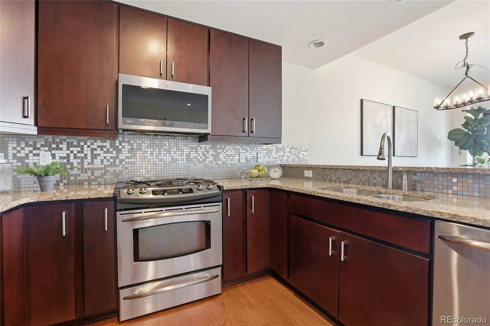 04182026174836 1600 8