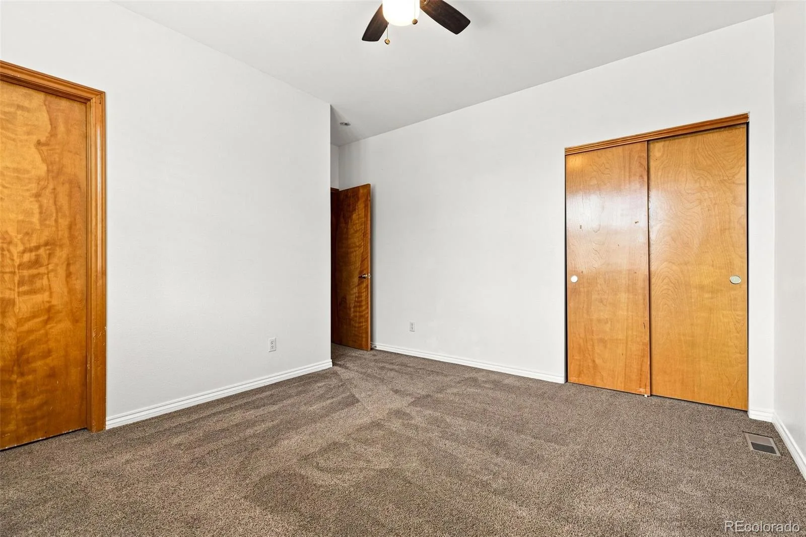 6599 S Oak Circle Littleton CO 80127 | MLS #REC8525860 08212026144909 1600 35