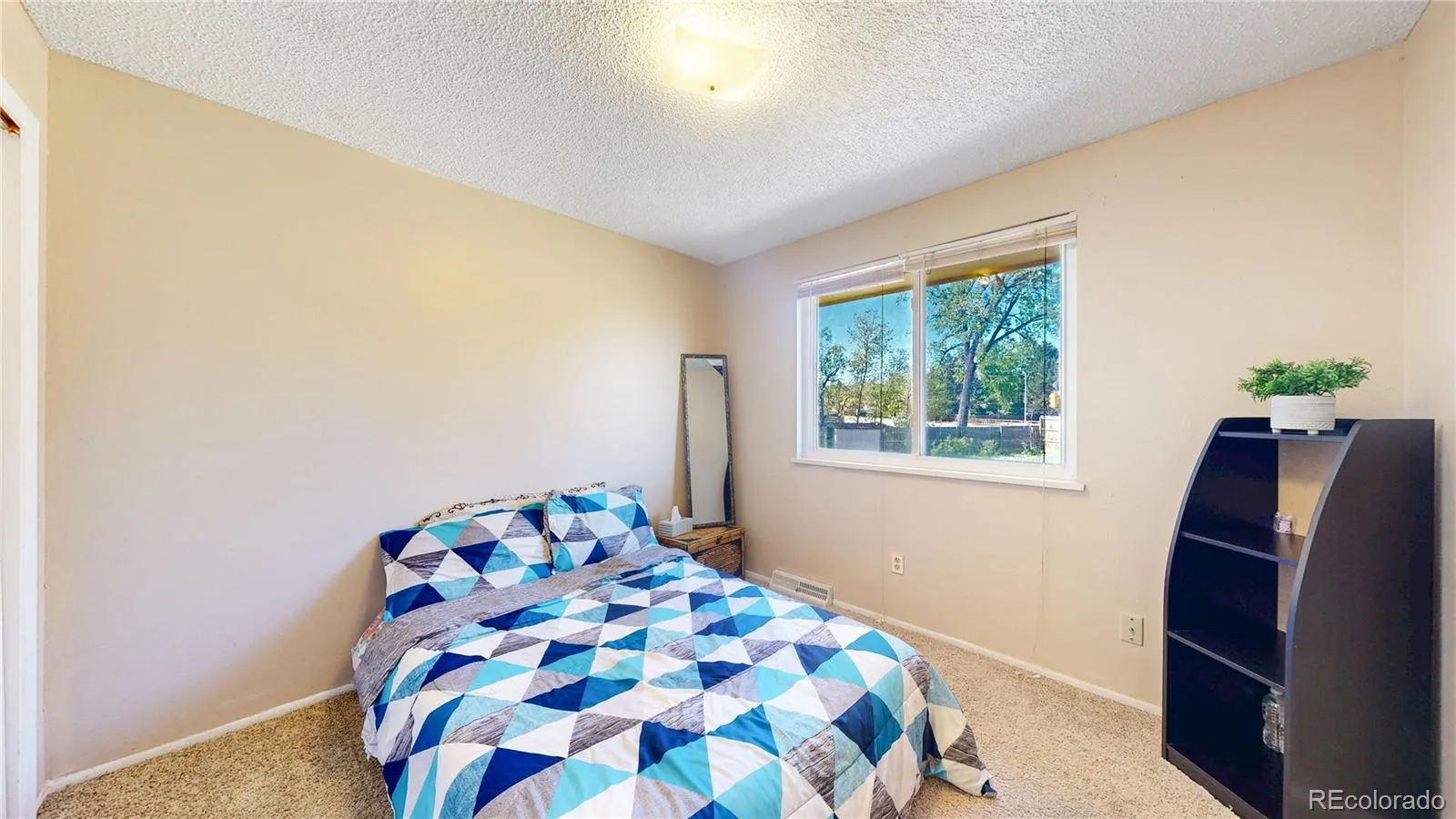 7027 Vivian Court Arvada CO 80004 MLS #REC8528719 05152026013450 1600 10