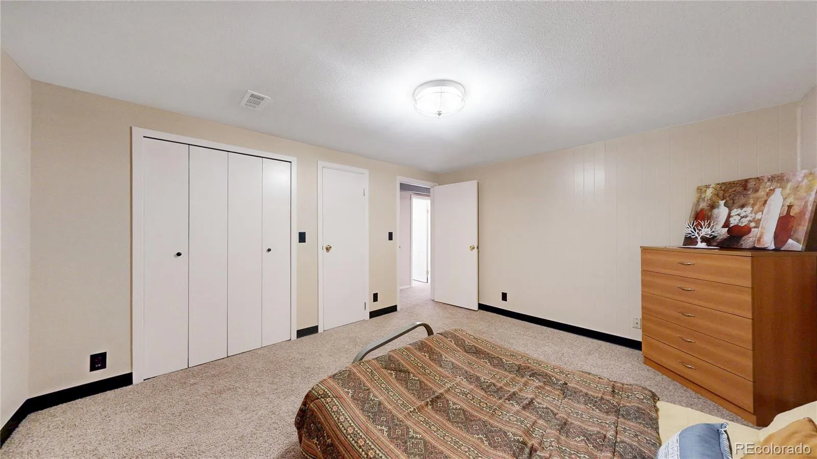 7027 Vivian Court Arvada CO 80004 MLS #REC8528719 05152026013450 1600 17