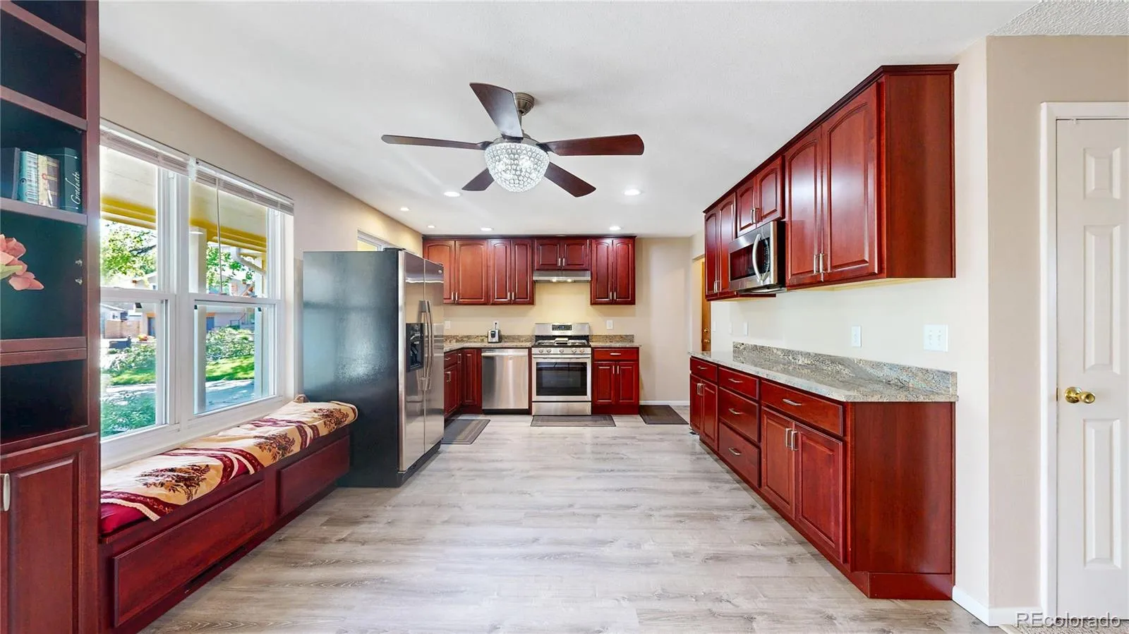 7027 Vivian Court Arvada CO 80004 MLS #REC8528719 05152026013450 1600 2