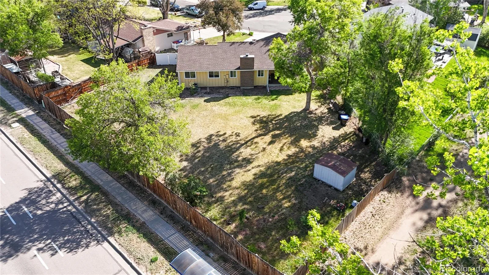 7027 Vivian Court Arvada CO 80004 MLS #REC8528719 05152026013450 1600 25