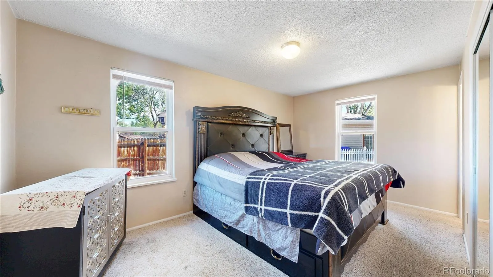7027 Vivian Court Arvada CO 80004 MLS #REC8528719 05152026013450 1600 5