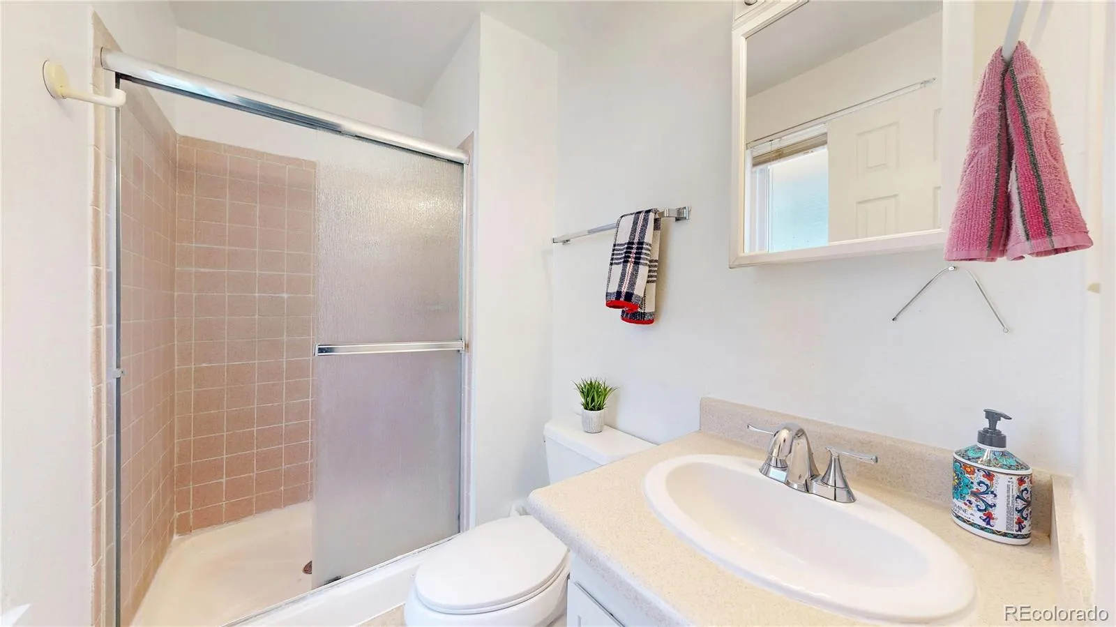 7027 Vivian Court Arvada CO 80004 MLS #REC8528719 05152026013450 1600 8