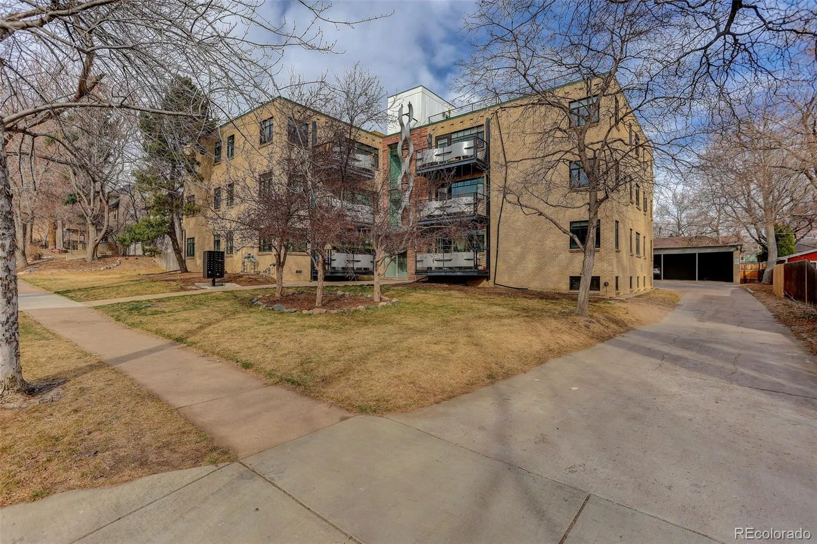 636 N Washington Street #101 Denver CO 80203 MLS #REC8531010 05132026053629 1600 0