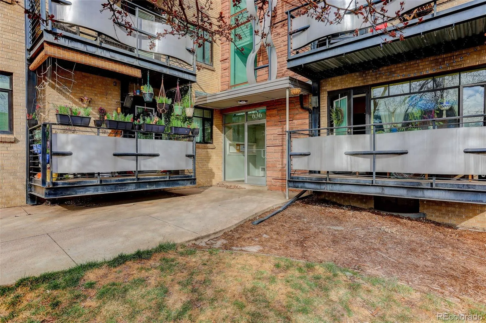 636 N Washington Street #101 Denver CO 80203 MLS #REC8531010 05132026053629 1600 28