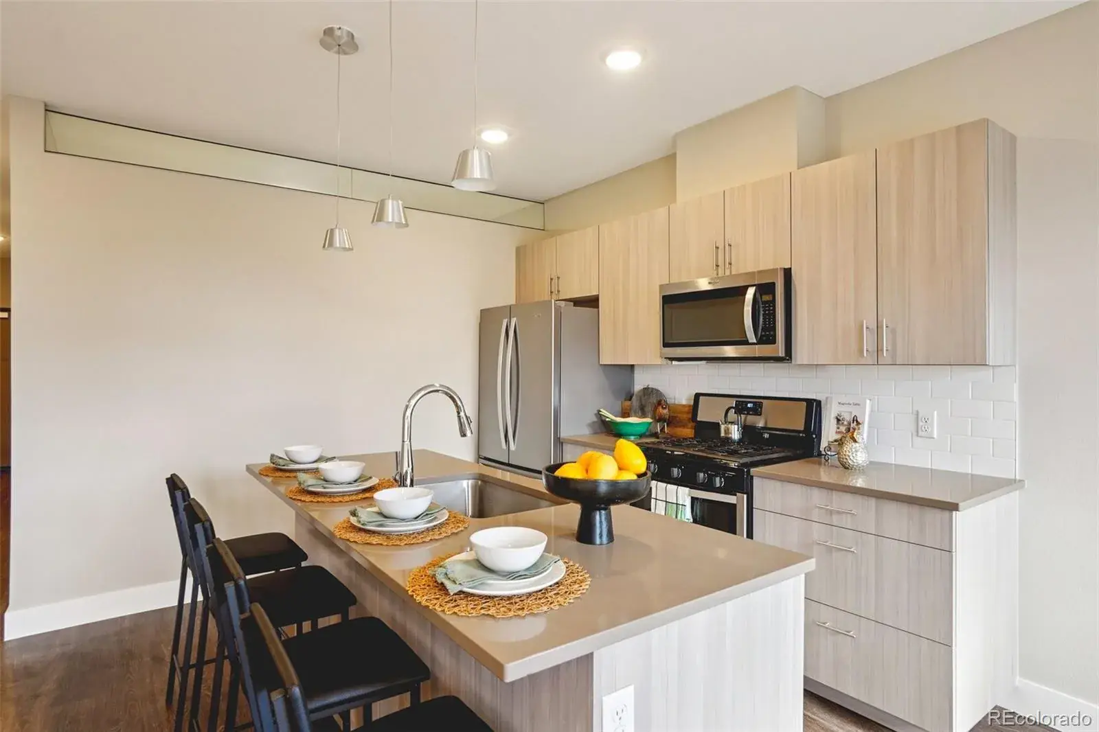 2374 S University Boulevard #204 Denver CO 80210 MLS #REC8534370 02052026015321 1600 12