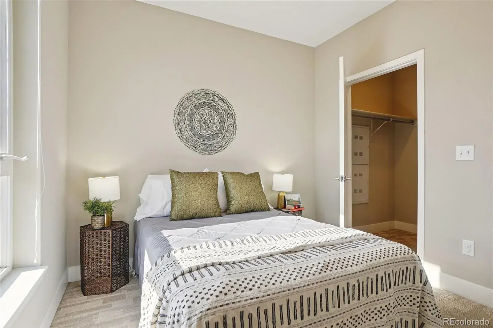 2374 S University Boulevard #204 Denver CO 80210 MLS #REC8534370 02052026015321 1600 18