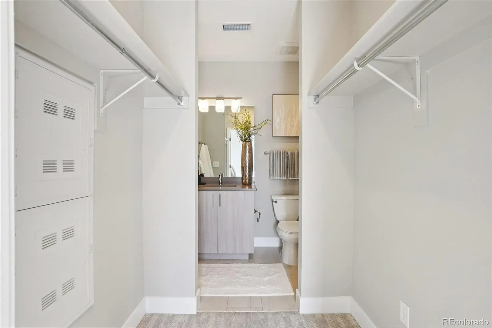 2374 S University Boulevard #204 Denver CO 80210 MLS #REC8534370 02052026015321 1600 20