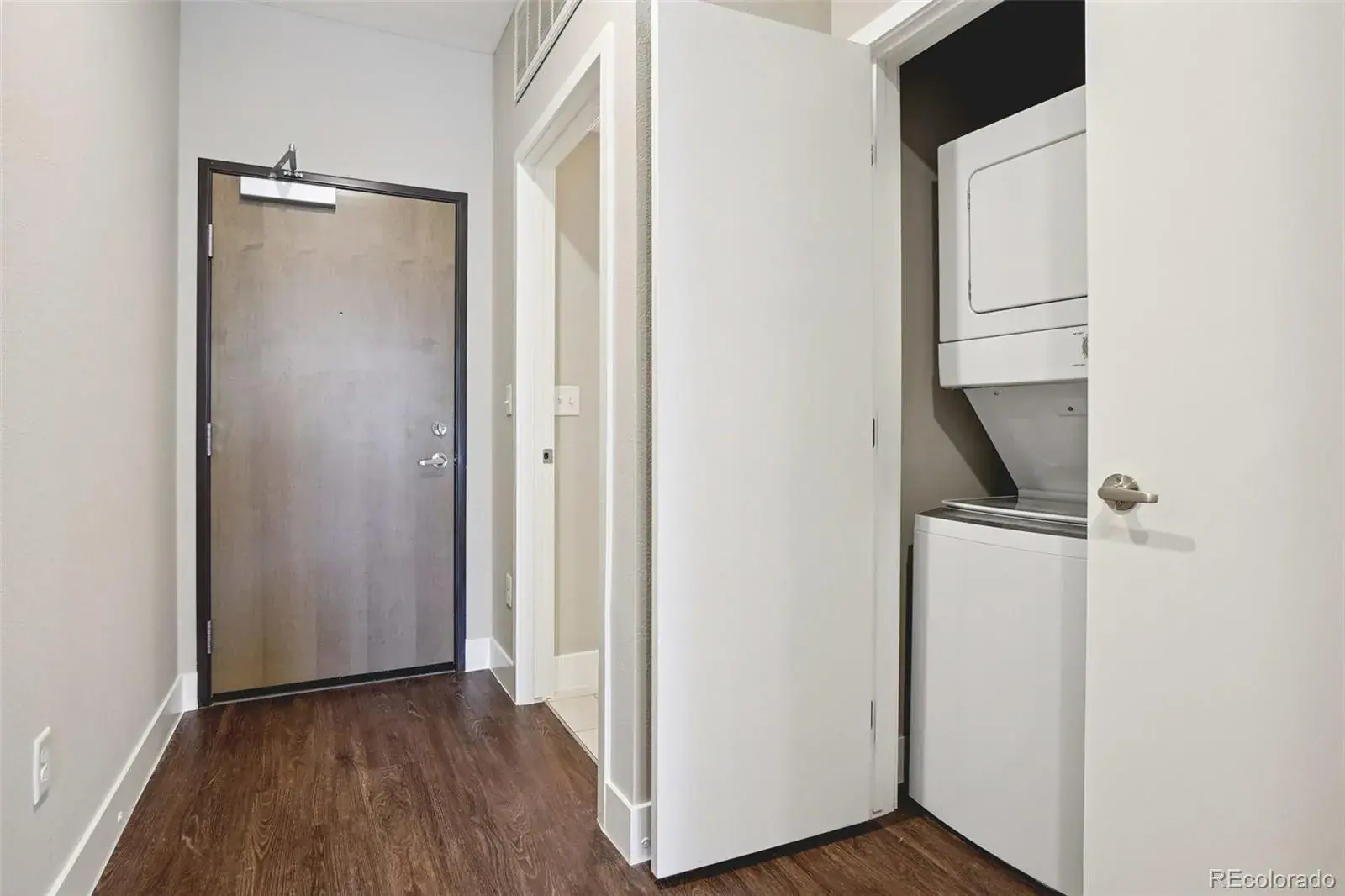 2374 S University Boulevard #204 Denver CO 80210 MLS #REC8534370 02052026015321 1600 25