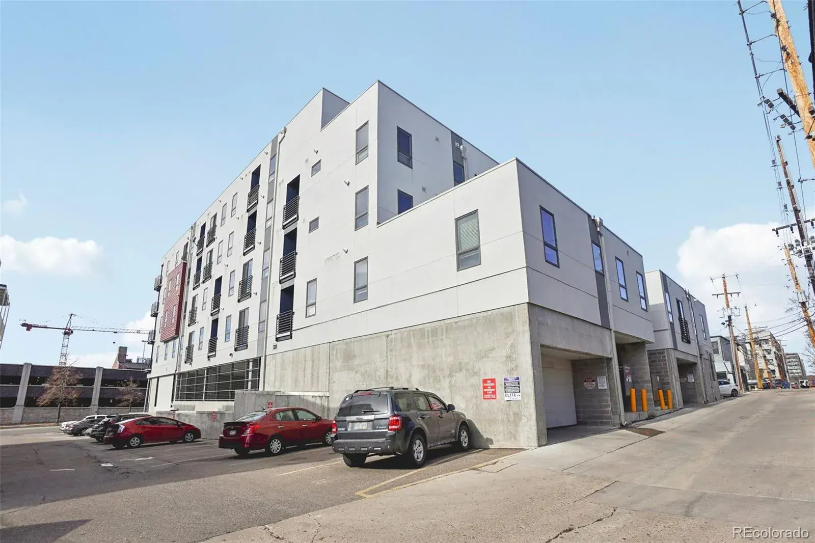 2374 S University Boulevard #204 Denver CO 80210 MLS #REC8534370 02052026015321 1600 41