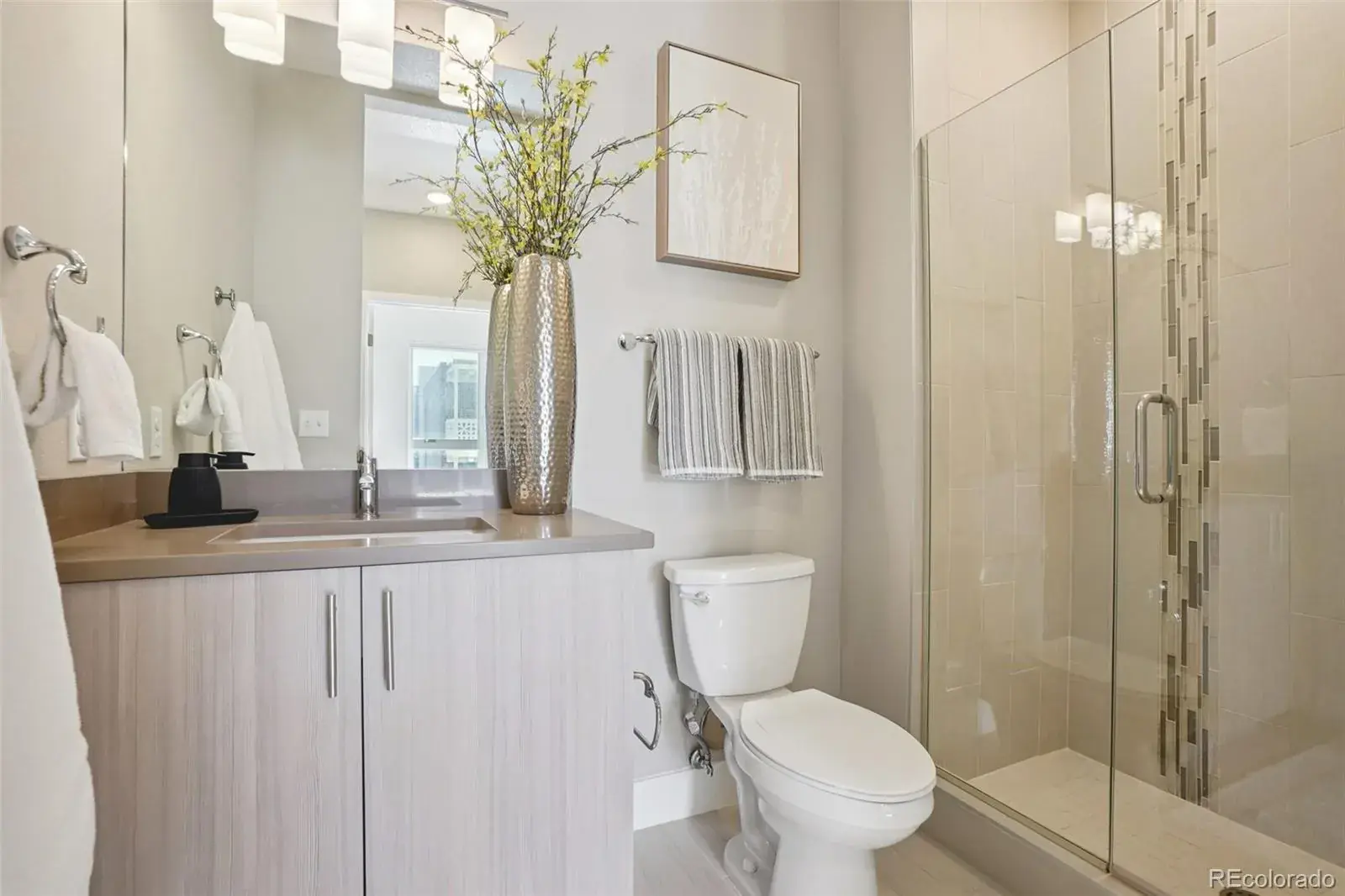 2374 S University Boulevard #204 Denver CO 80210 MLS #REC8534370 02052026015321 1600 6